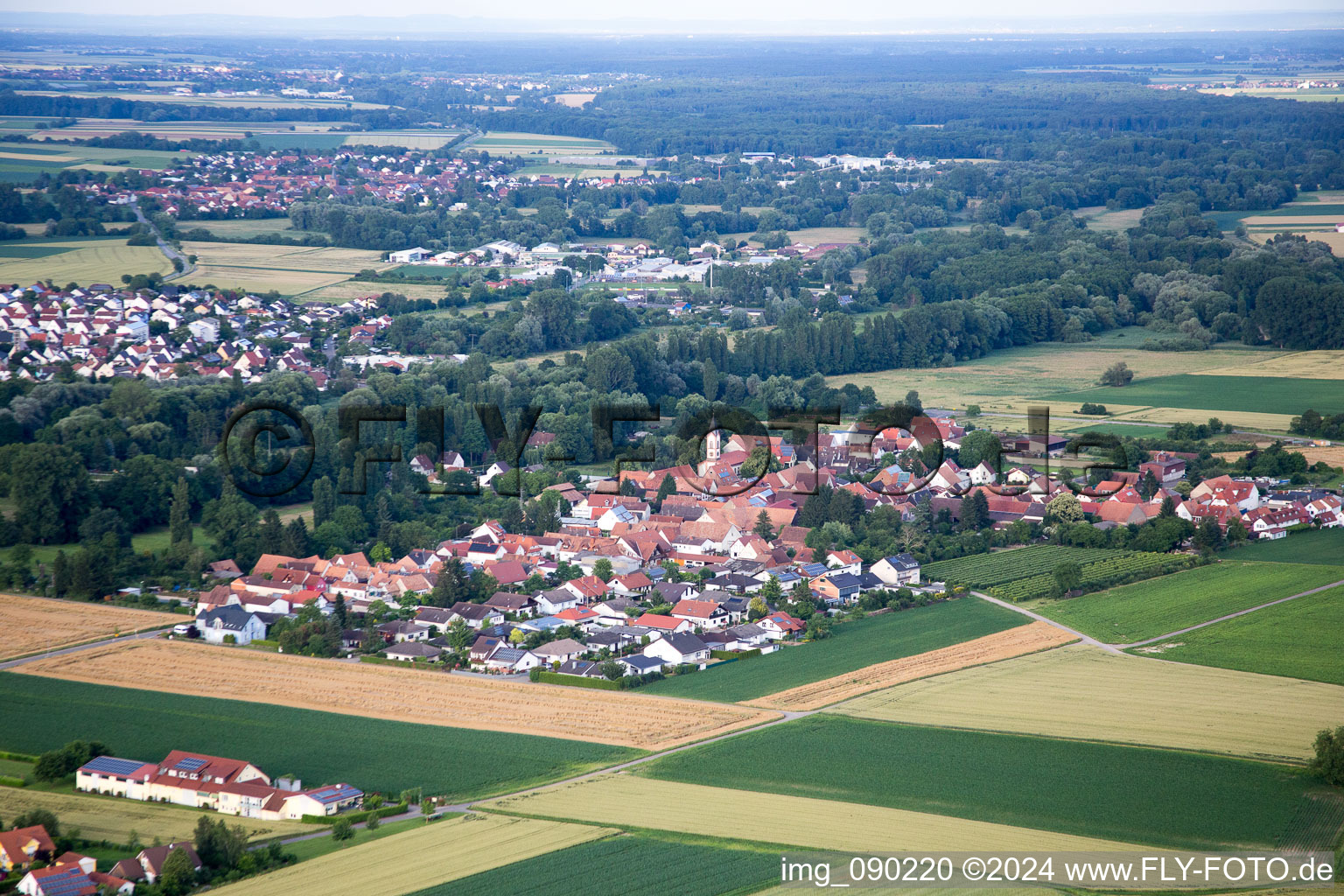 Vue d'oiseau de Quartier Mühlhofen in Billigheim-Ingenheim dans le département Rhénanie-Palatinat, Allemagne