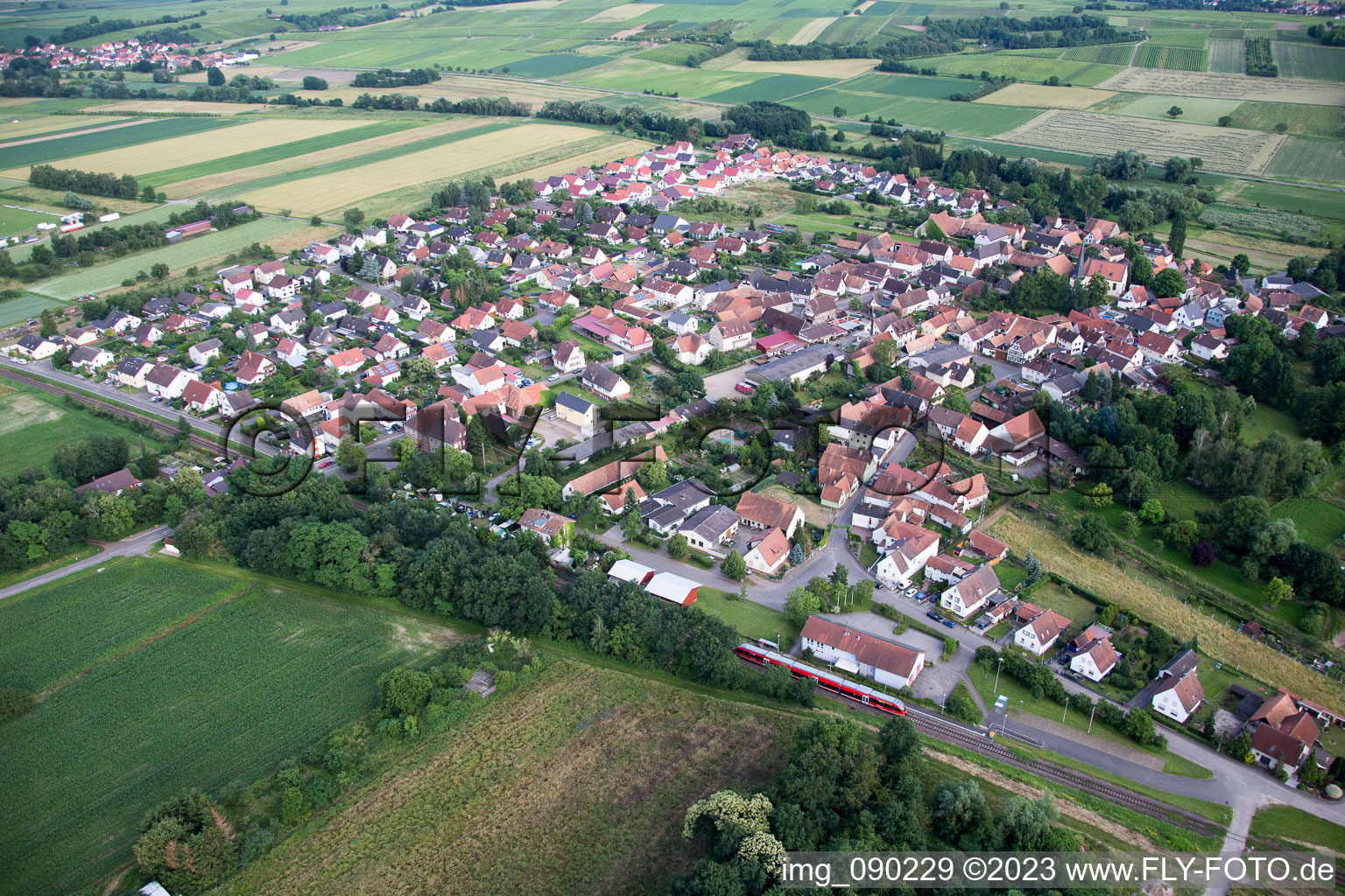 Vue aérienne de Barbelroth dans le département Rhénanie-Palatinat, Allemagne