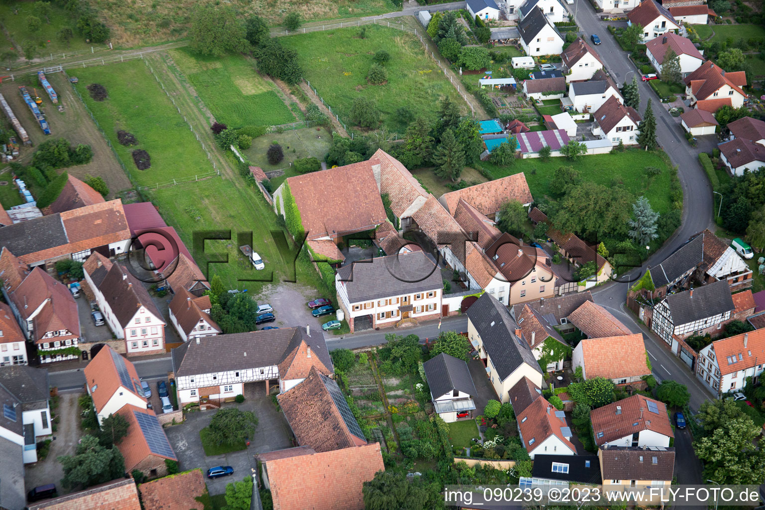 Enregistrement par drone de Barbelroth dans le département Rhénanie-Palatinat, Allemagne