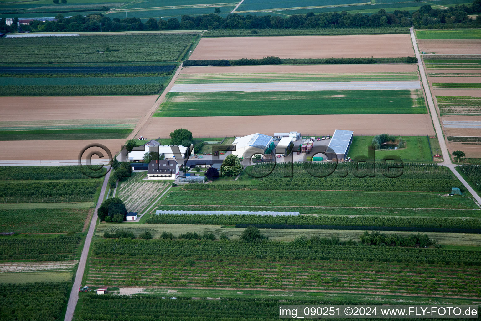 Vue aérienne de Le jardin du fermier à Winden dans le département Rhénanie-Palatinat, Allemagne