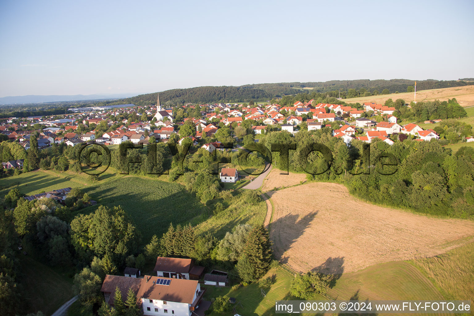 Vue aérienne de Mamming dans le département Bavière, Allemagne