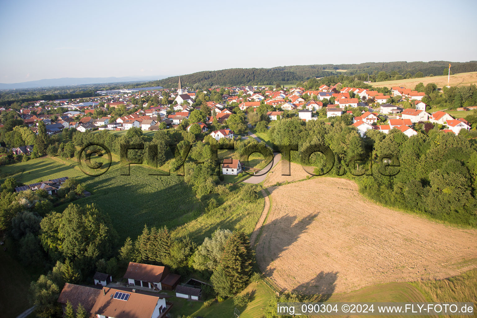 Vue aérienne de Mamming dans le département Bavière, Allemagne