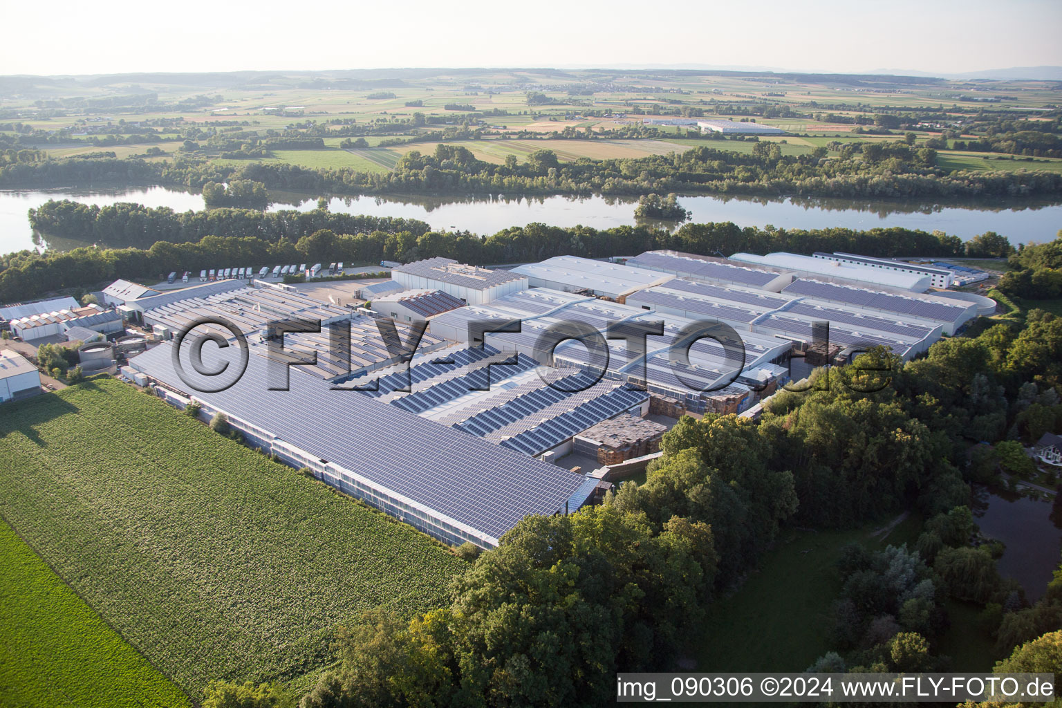 Vue aérienne de IKL Isarkrone transport et logistique à Mamming dans le département Bavière, Allemagne