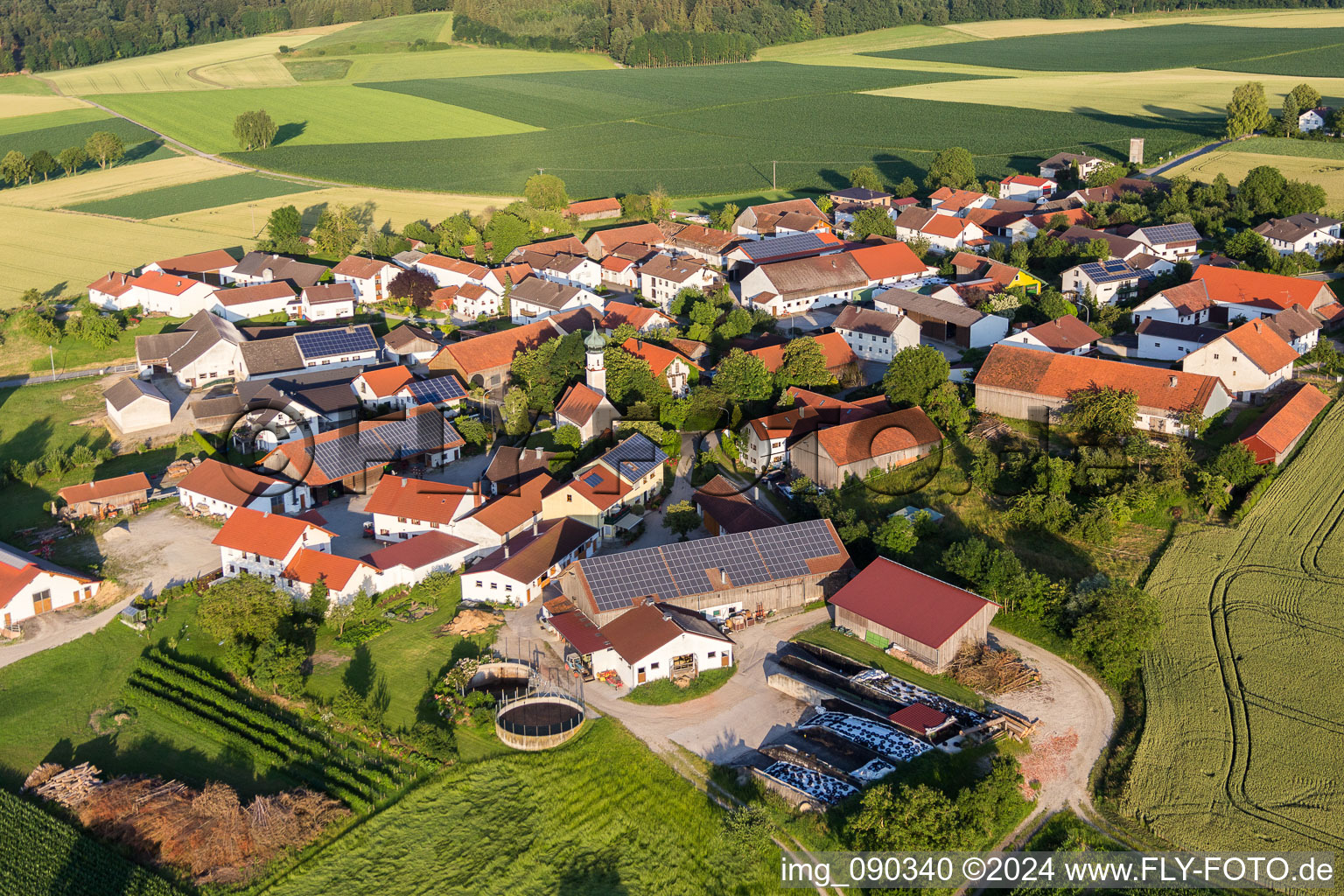 Vue aérienne de Quartier Oberframmering in Landau an der Isar dans le département Bavière, Allemagne