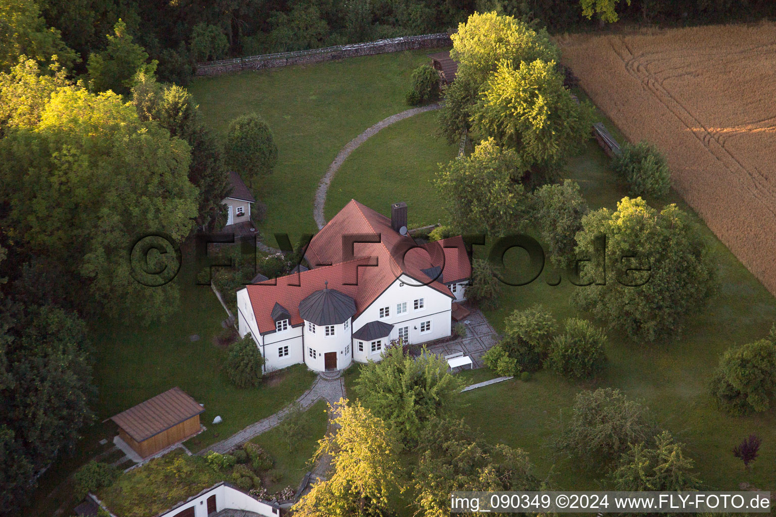 Vue aérienne de L'allée des fermiers à le quartier Oberframmering in Landau an der Isar dans le département Bavière, Allemagne