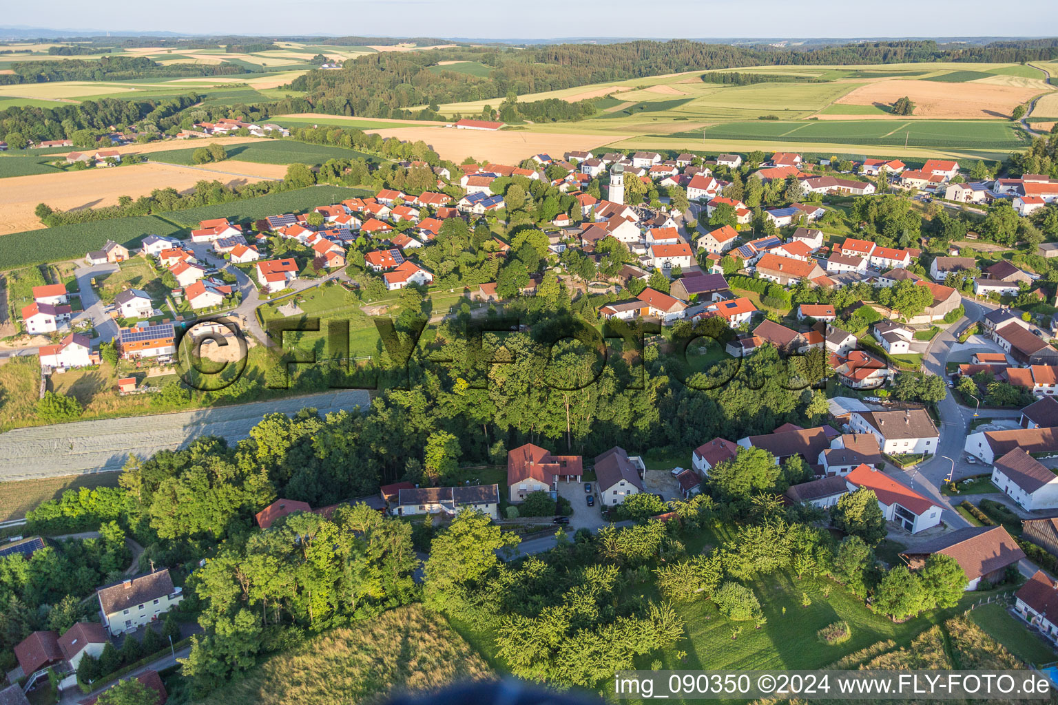 Vue aérienne de Quartier Zeholfing in Landau an der Isar dans le département Bavière, Allemagne