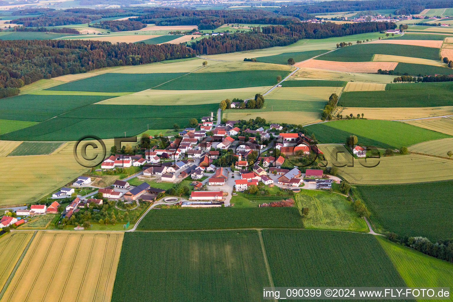 Quartier Oberframmering in Landau an der Isar dans le département Bavière, Allemagne d'en haut