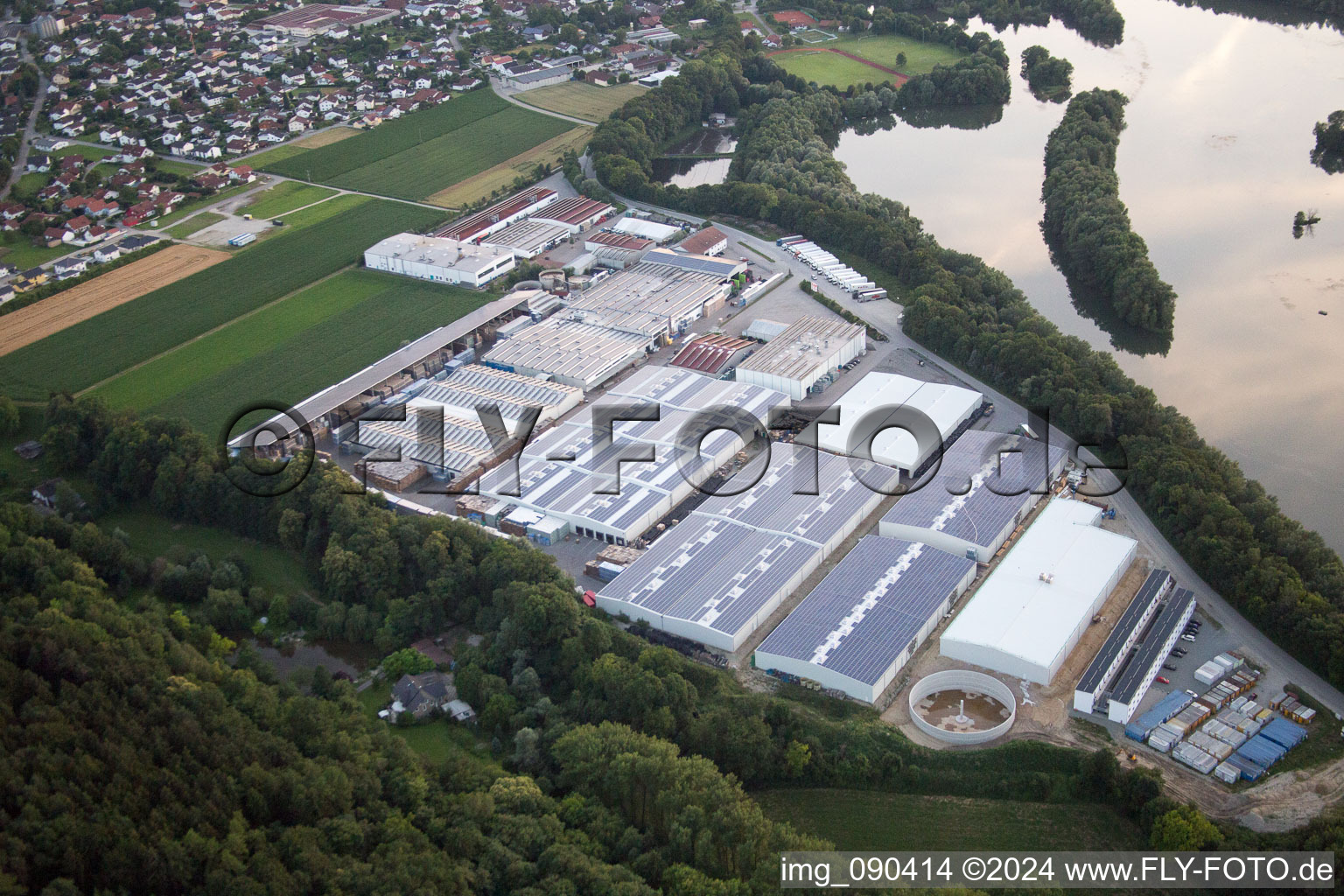 Vue aérienne de Zone industrielle de la Benkhauser Straße à Mamming dans le département Bavière, Allemagne