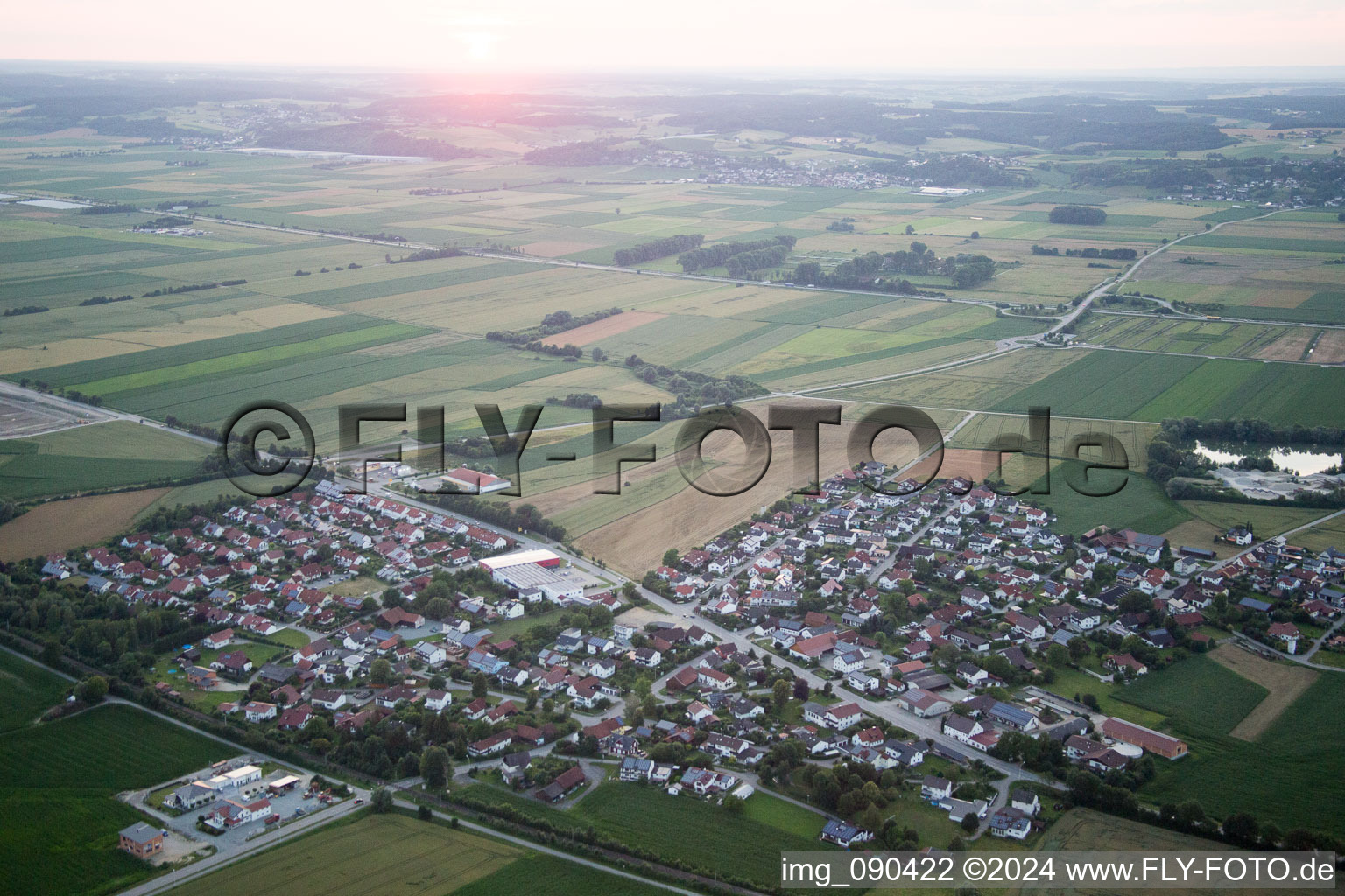 Vue aérienne de Gottfriedingerschwaige à Gottfrieding dans le département Bavière, Allemagne