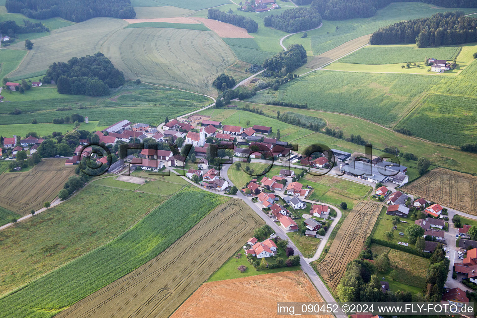 Vue aérienne de Hochholzen dans le département Bavière, Allemagne