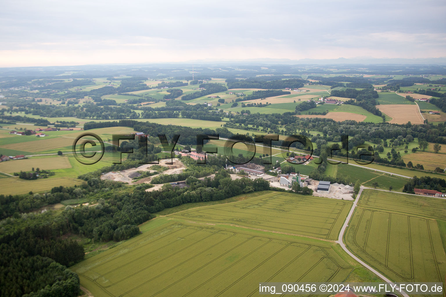 Vue aérienne de Entreprise de construction MAX Streicher à le quartier Edhof in Hebertsfelden dans le département Bavière, Allemagne