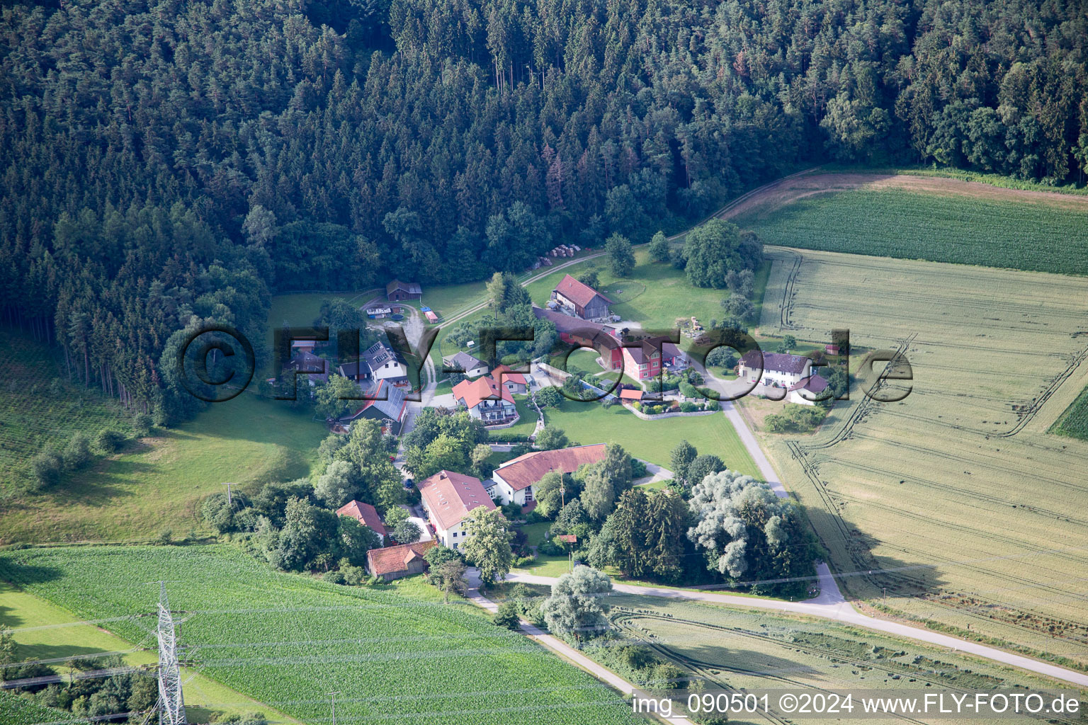 Vue aérienne de Niederviehbach dans le département Bavière, Allemagne