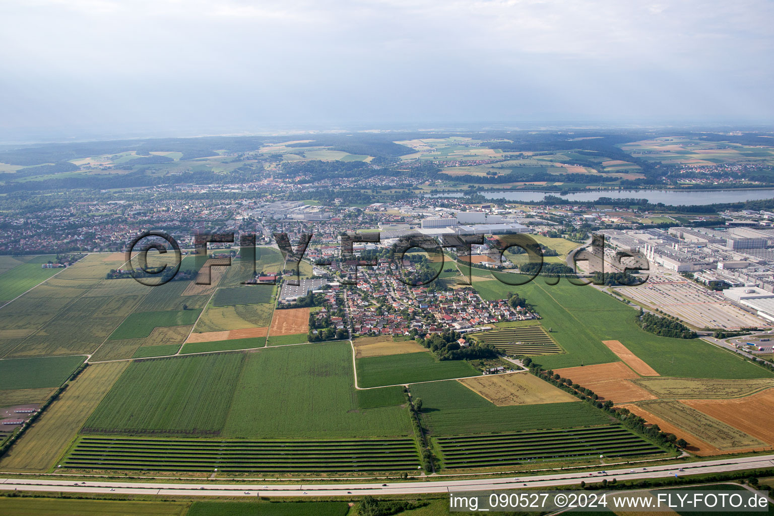 Vue aérienne de Usine BMW à Dingolfing dans le département Bavière, Allemagne