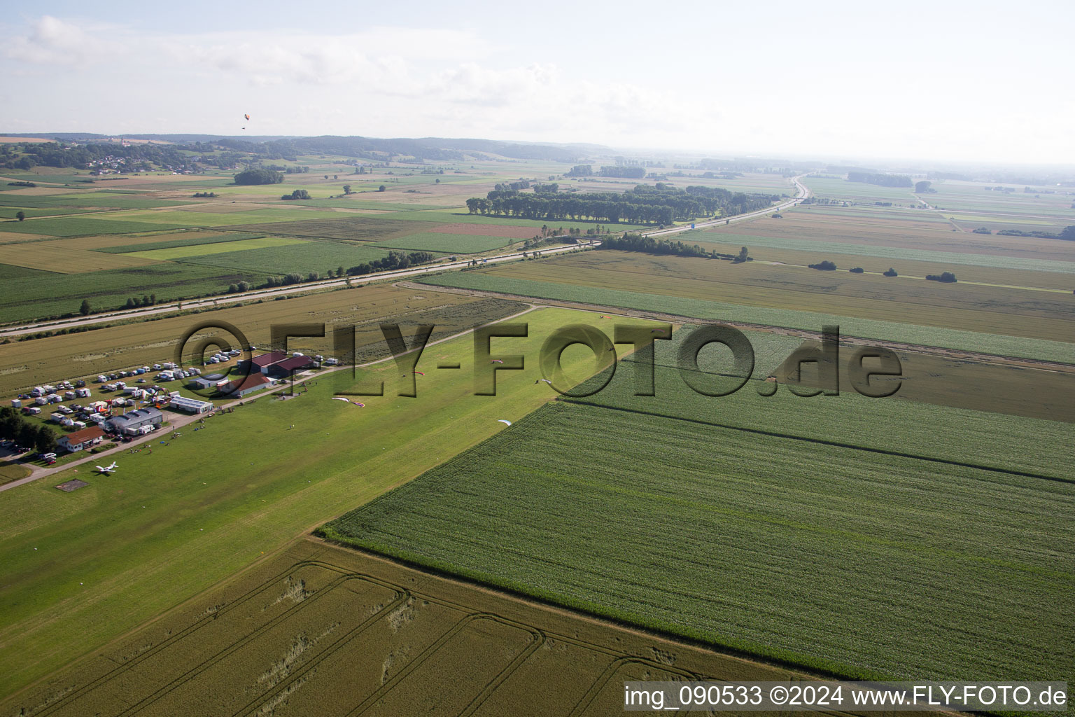 Photographie aérienne de Aérodrome à Dingolfing dans le département Bavière, Allemagne