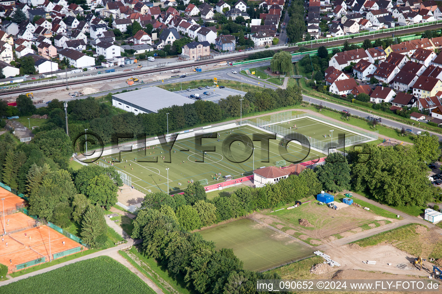 Laudenbach dans le département Bade-Wurtemberg, Allemagne depuis l'avion