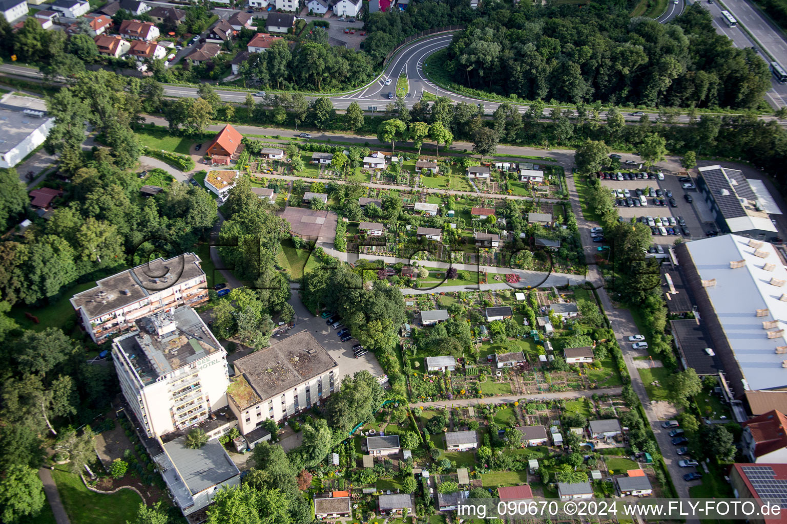 Vue aérienne de Parcelles d'un jardin familial à Wiesensee à Hemsbach dans le département Bade-Wurtemberg, Allemagne