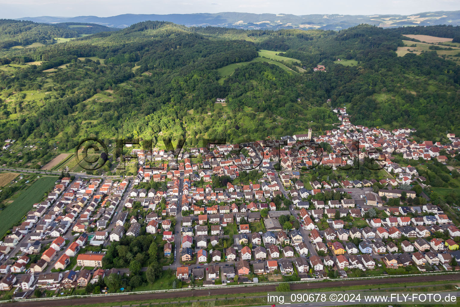 Vue aérienne de Quartier Sulzbach in Weinheim dans le département Bade-Wurtemberg, Allemagne