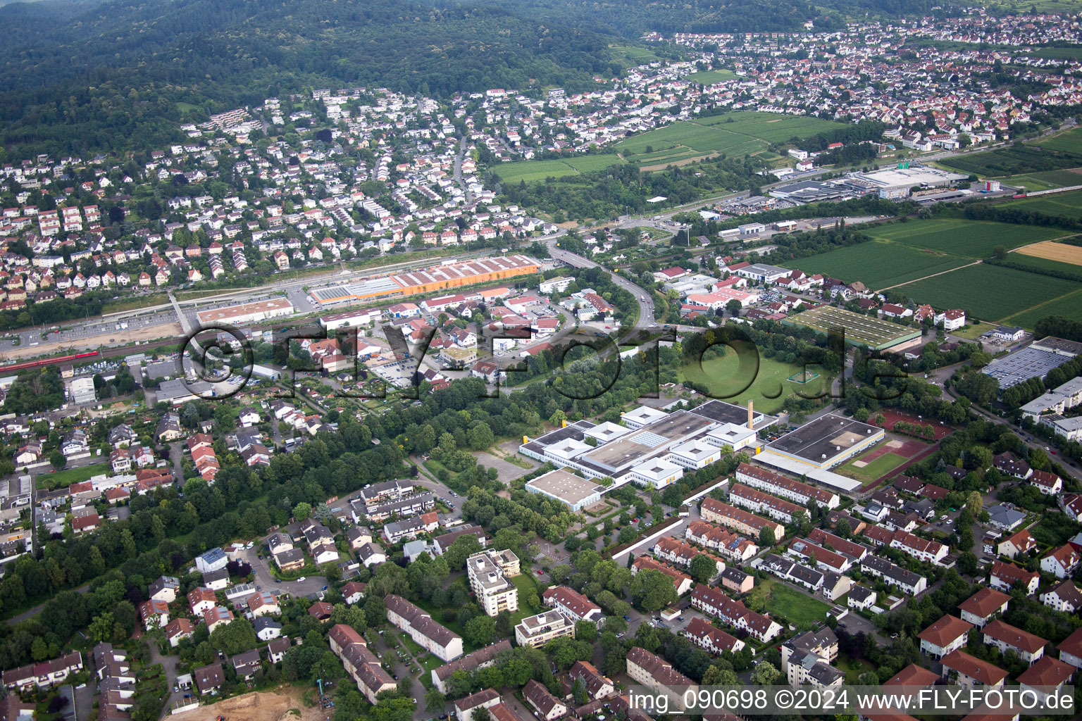 Vue d'oiseau de Weinheim dans le département Bade-Wurtemberg, Allemagne