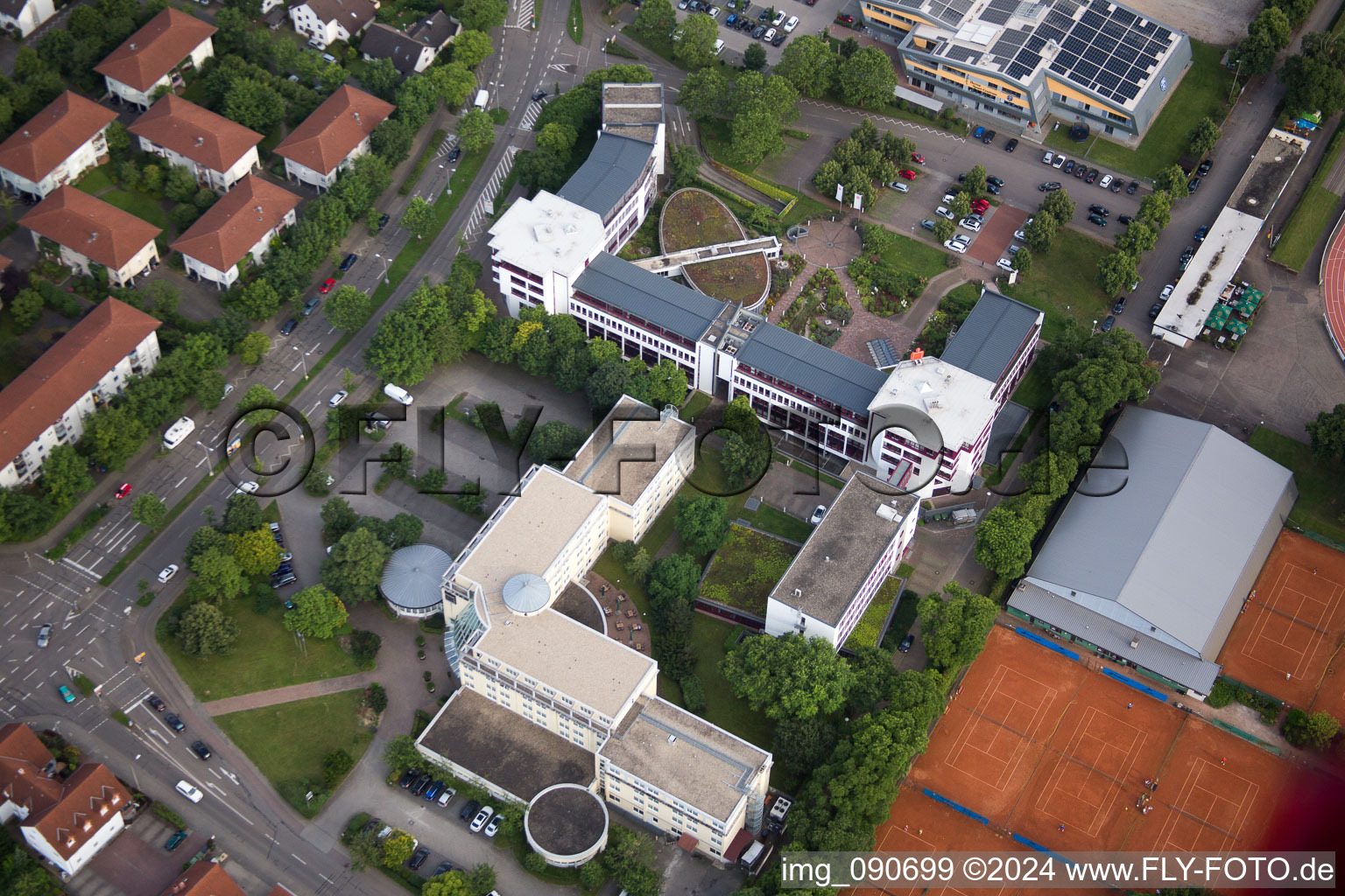 Weinheim dans le département Bade-Wurtemberg, Allemagne vue du ciel