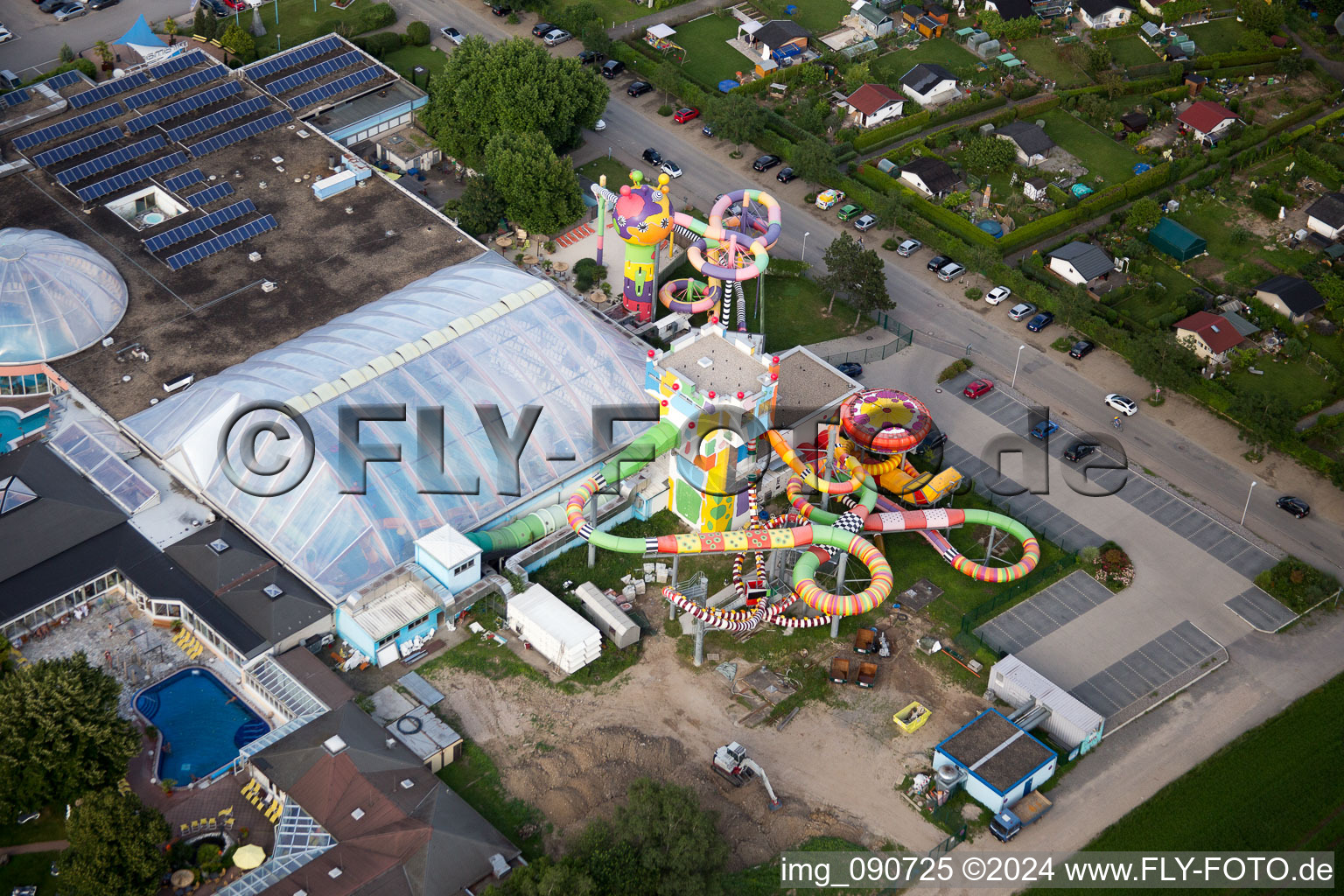 Photographie aérienne de Toboggan géant à Miramar à le quartier Lützelsachsen in Weinheim dans le département Bade-Wurtemberg, Allemagne