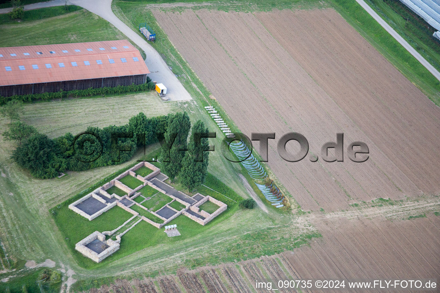 Vue aérienne de Domaine romain Villa Rustika à le quartier Großsachsen in Hirschberg an der Bergstraße dans le département Bade-Wurtemberg, Allemagne