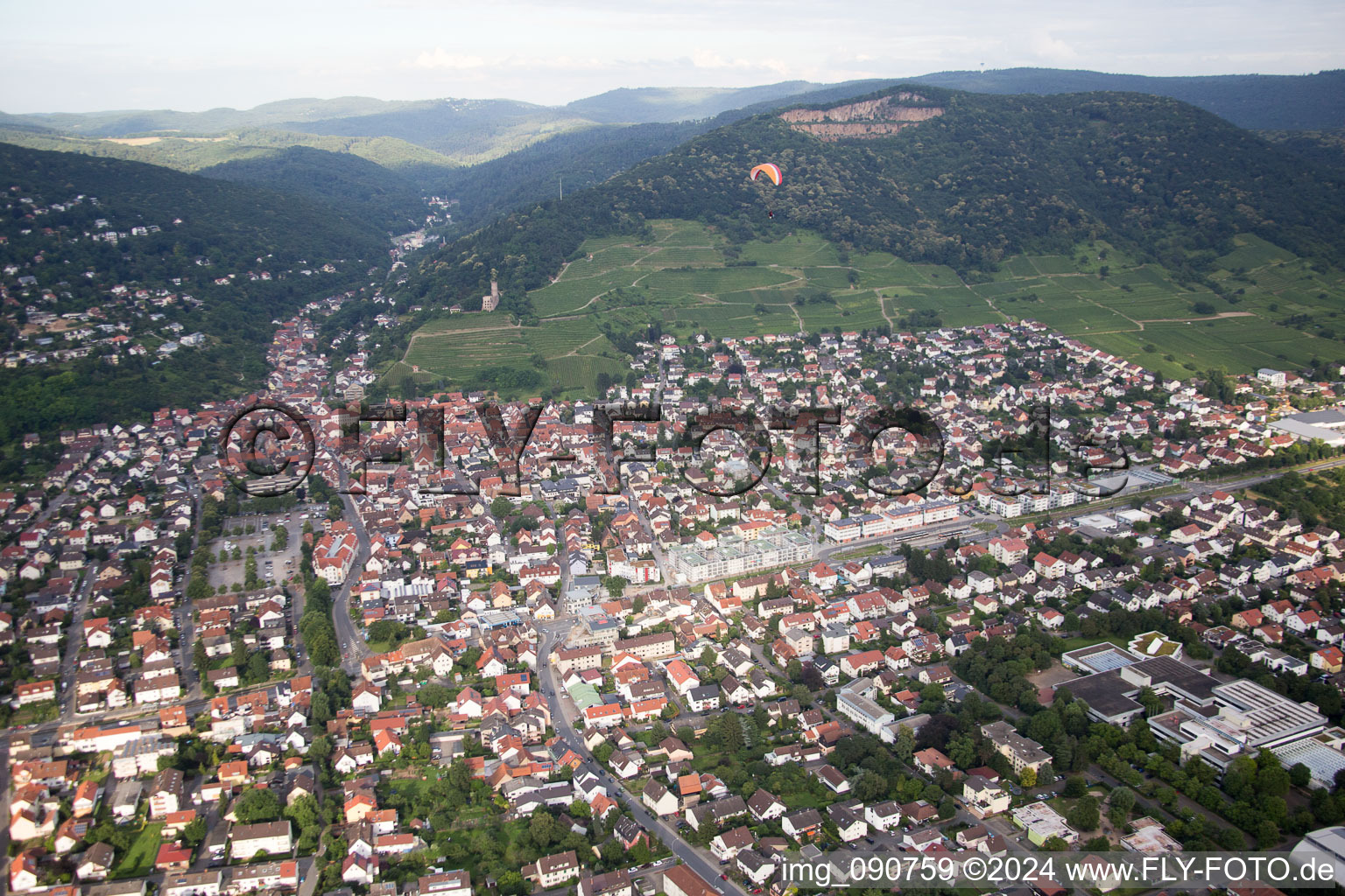 Schriesheim dans le département Bade-Wurtemberg, Allemagne vue d'en haut