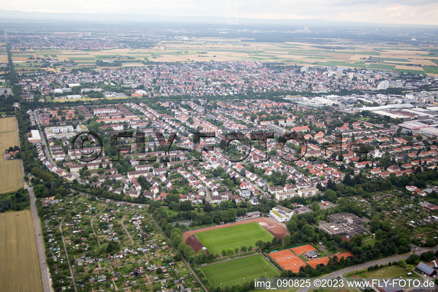 Vue aérienne de Eppelheim dans le département Bade-Wurtemberg, Allemagne