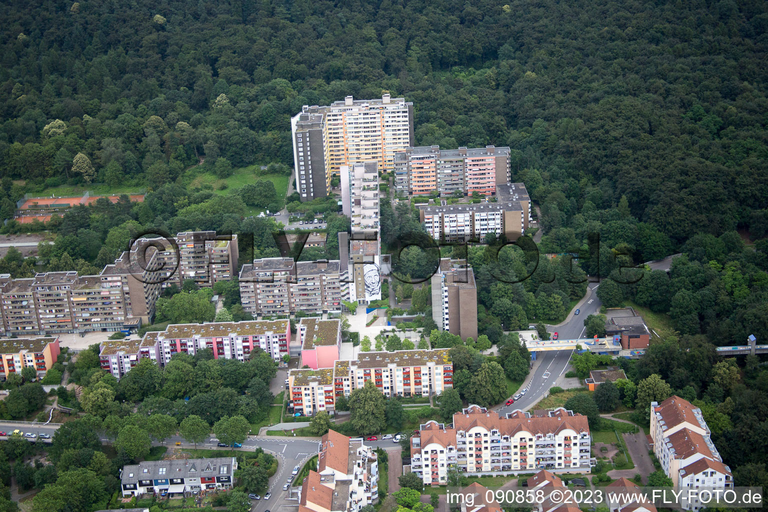 HD-Emmertsgrund à le quartier Emmertsgrund in Heidelberg dans le département Bade-Wurtemberg, Allemagne hors des airs