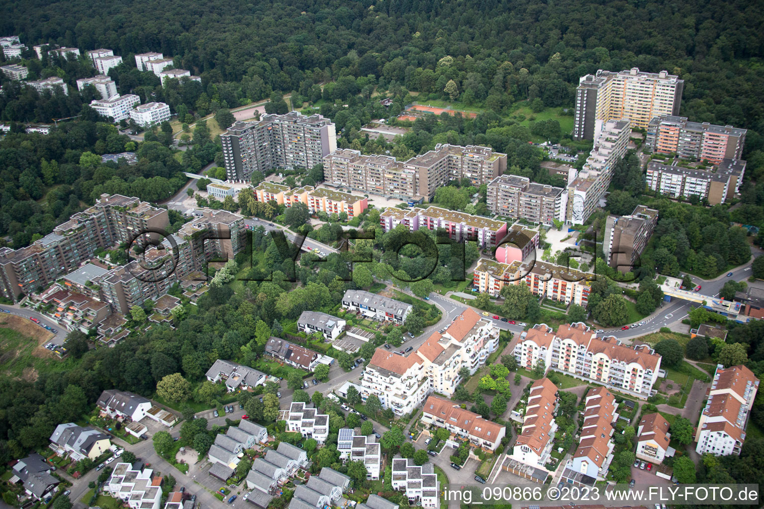 HD-Emmertsgrund à le quartier Emmertsgrund in Heidelberg dans le département Bade-Wurtemberg, Allemagne depuis l'avion