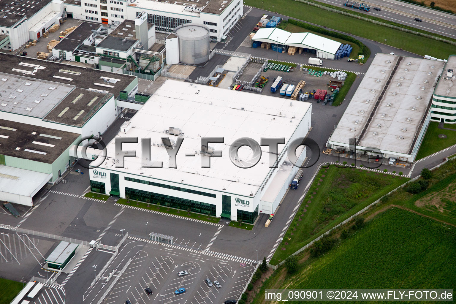 Vue oblique de Locaux de l'usine Rudolf Wild GmbH & Co. KG (Capri-Sonne) à Eppelheim dans le département Bade-Wurtemberg, Allemagne