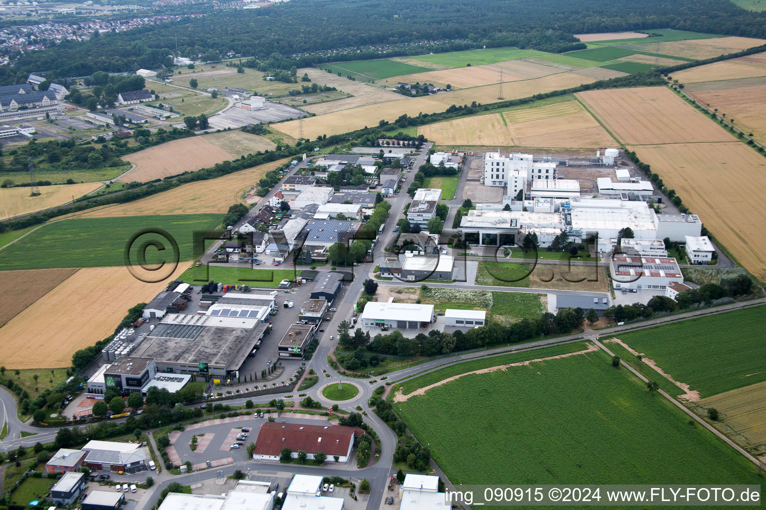 Plankstadt dans le département Bade-Wurtemberg, Allemagne depuis l'avion