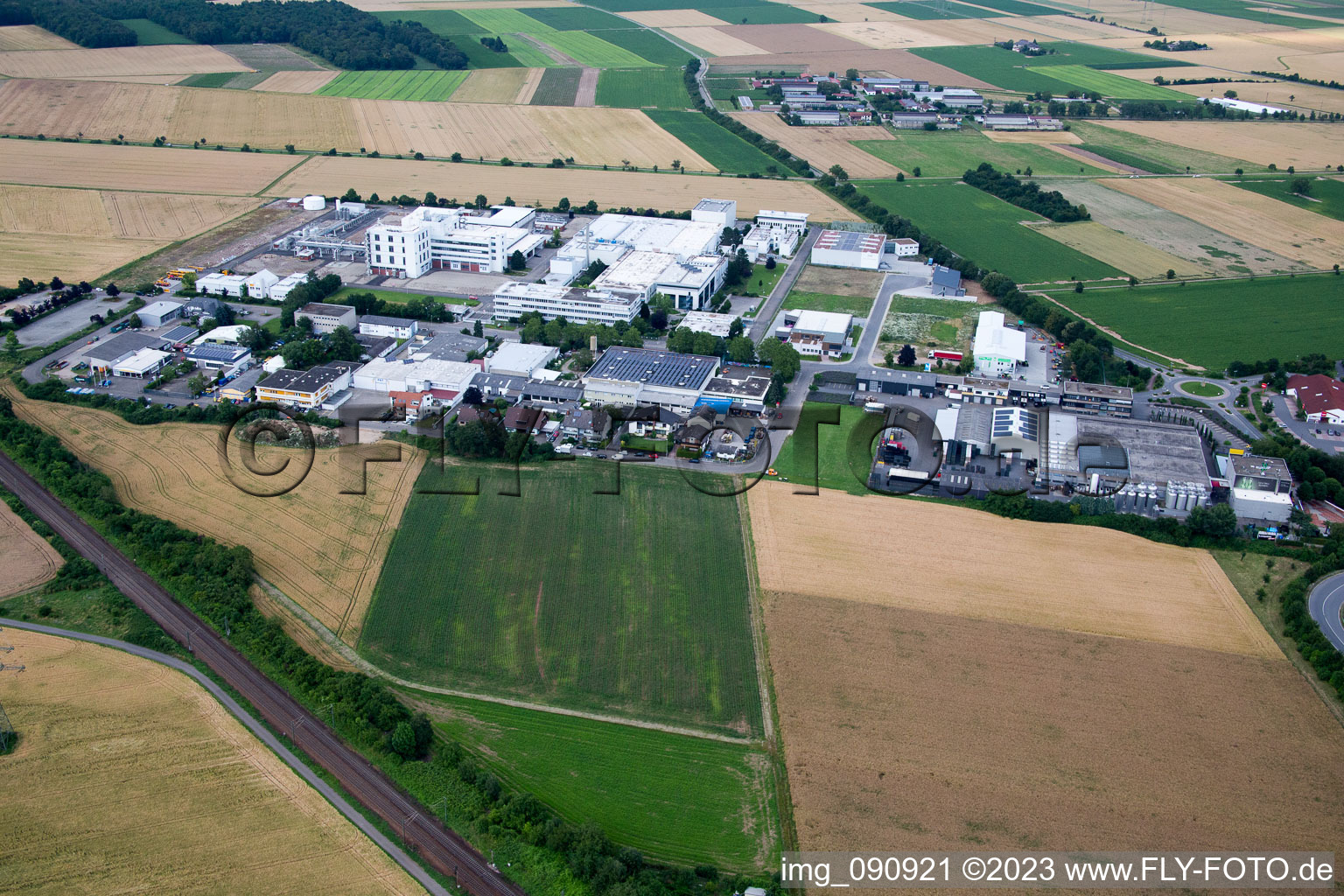 Enregistrement par drone de Plankstadt dans le département Bade-Wurtemberg, Allemagne