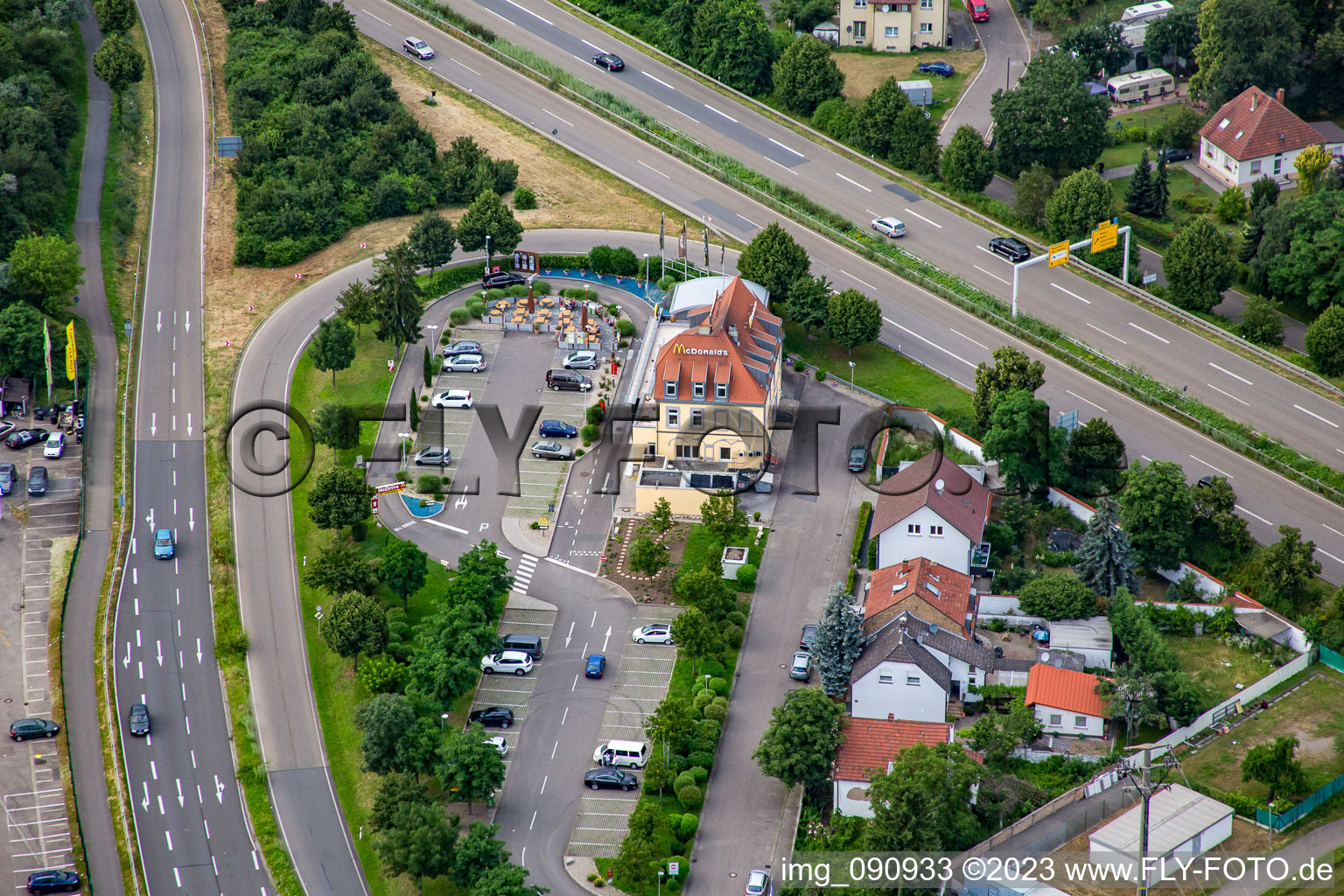 Vue aérienne de Restaurant McDonald's à Brühl dans le département Bade-Wurtemberg, Allemagne