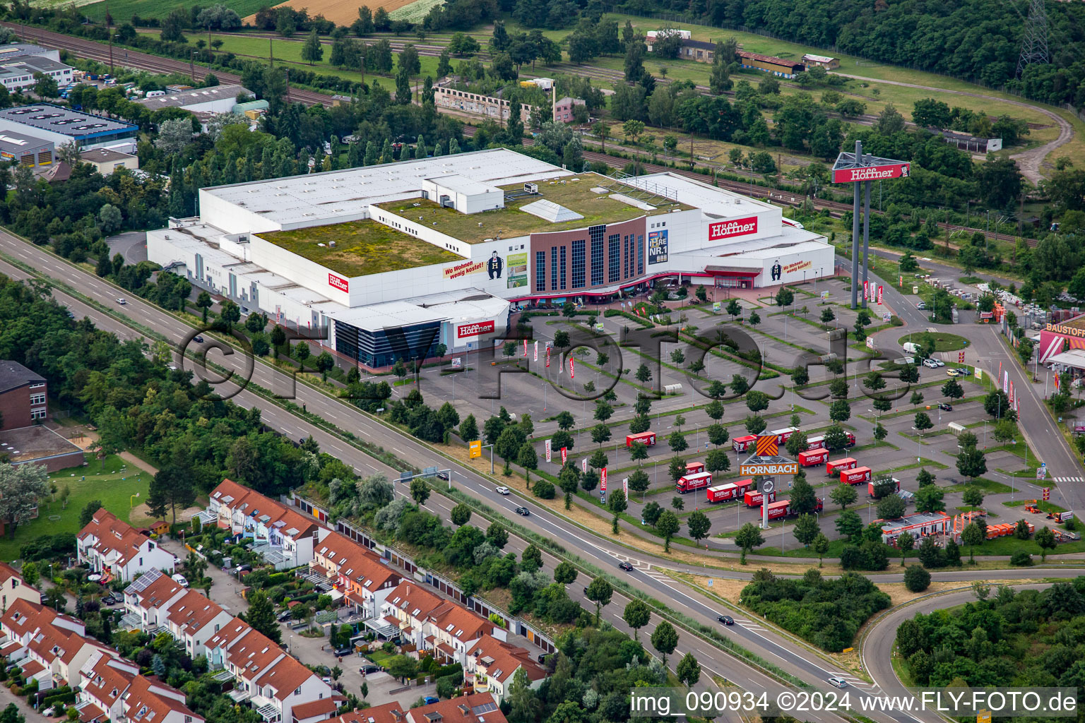 Vue aérienne de Meubles Höffner à Schwetzingen dans le département Bade-Wurtemberg, Allemagne