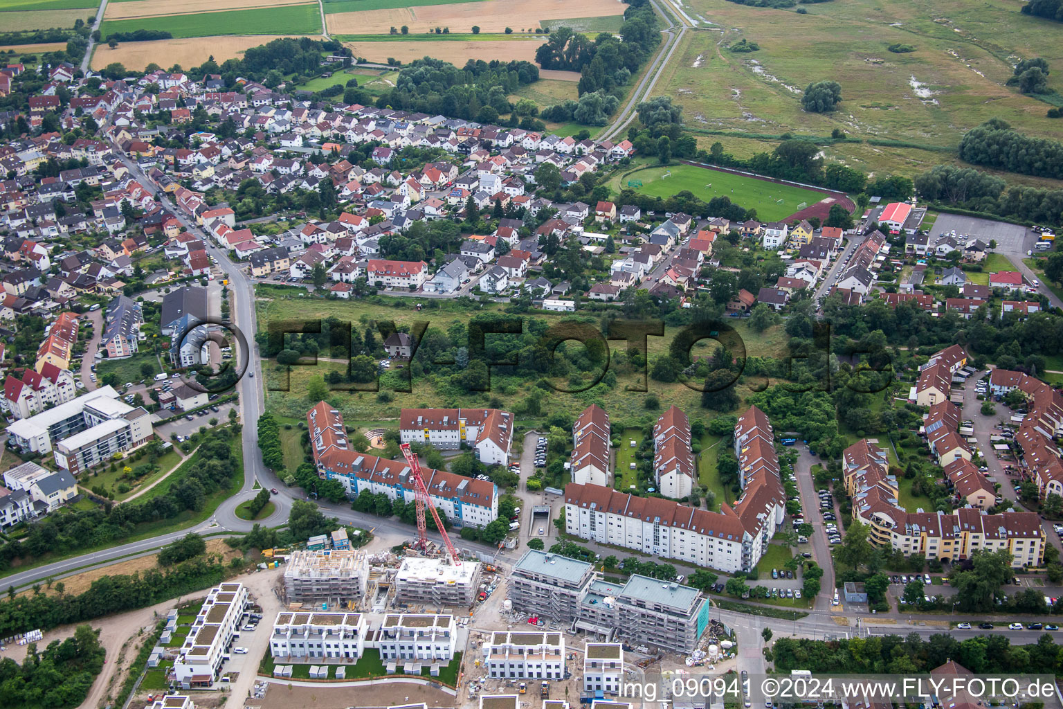 Vue aérienne de Rue Rohrhofer à le quartier Rheinau in Mannheim dans le département Bade-Wurtemberg, Allemagne