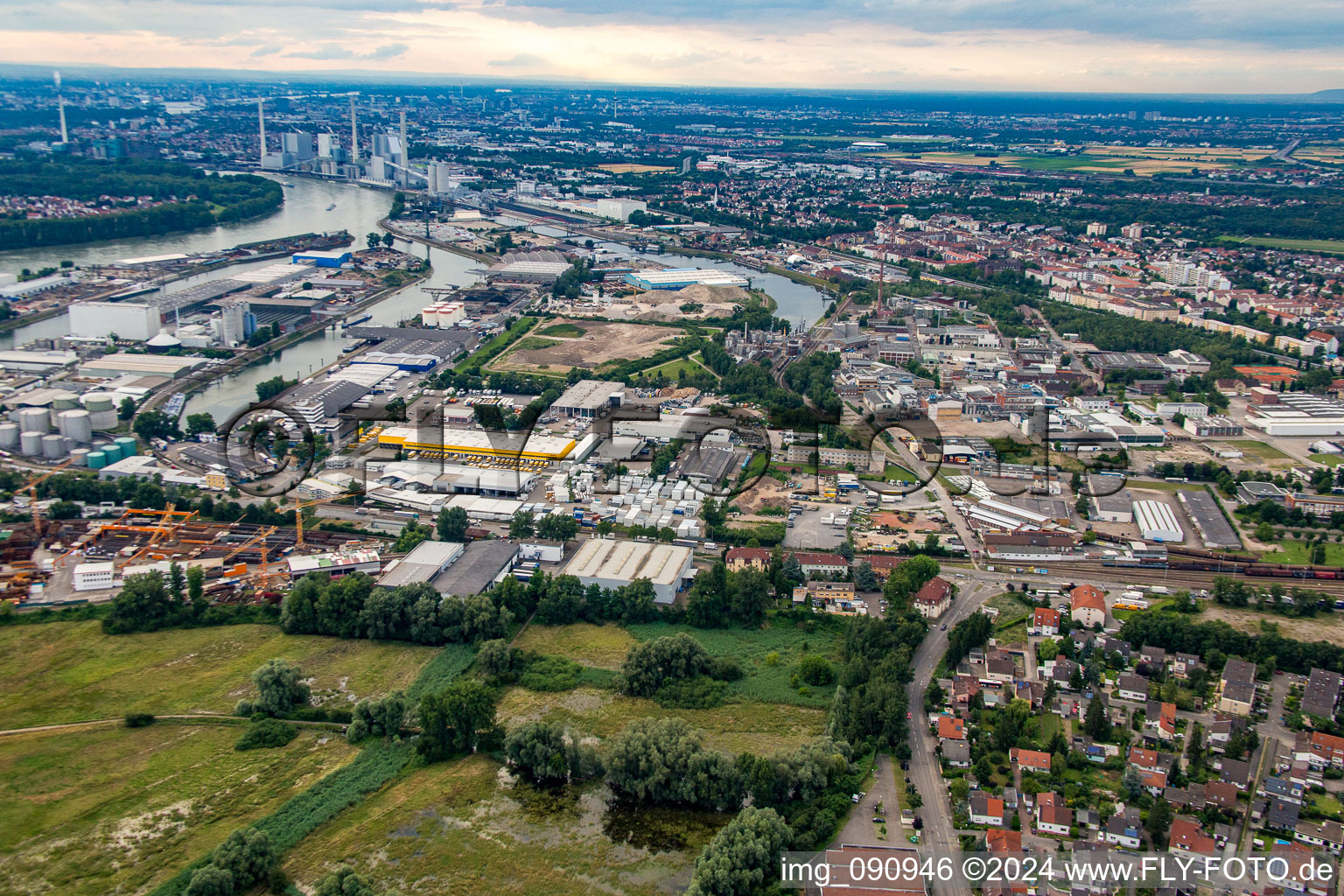 Vue aérienne de Rheinauhafen à le quartier Rheinau in Mannheim dans le département Bade-Wurtemberg, Allemagne