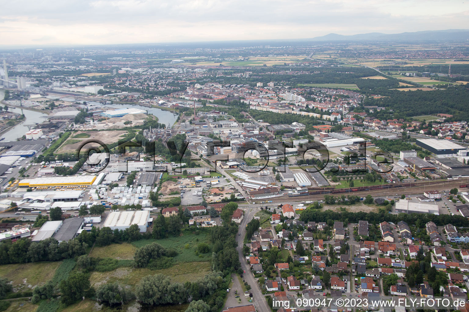 Photographie aérienne de Rheinauhafen à le quartier Rheinau in Mannheim dans le département Bade-Wurtemberg, Allemagne