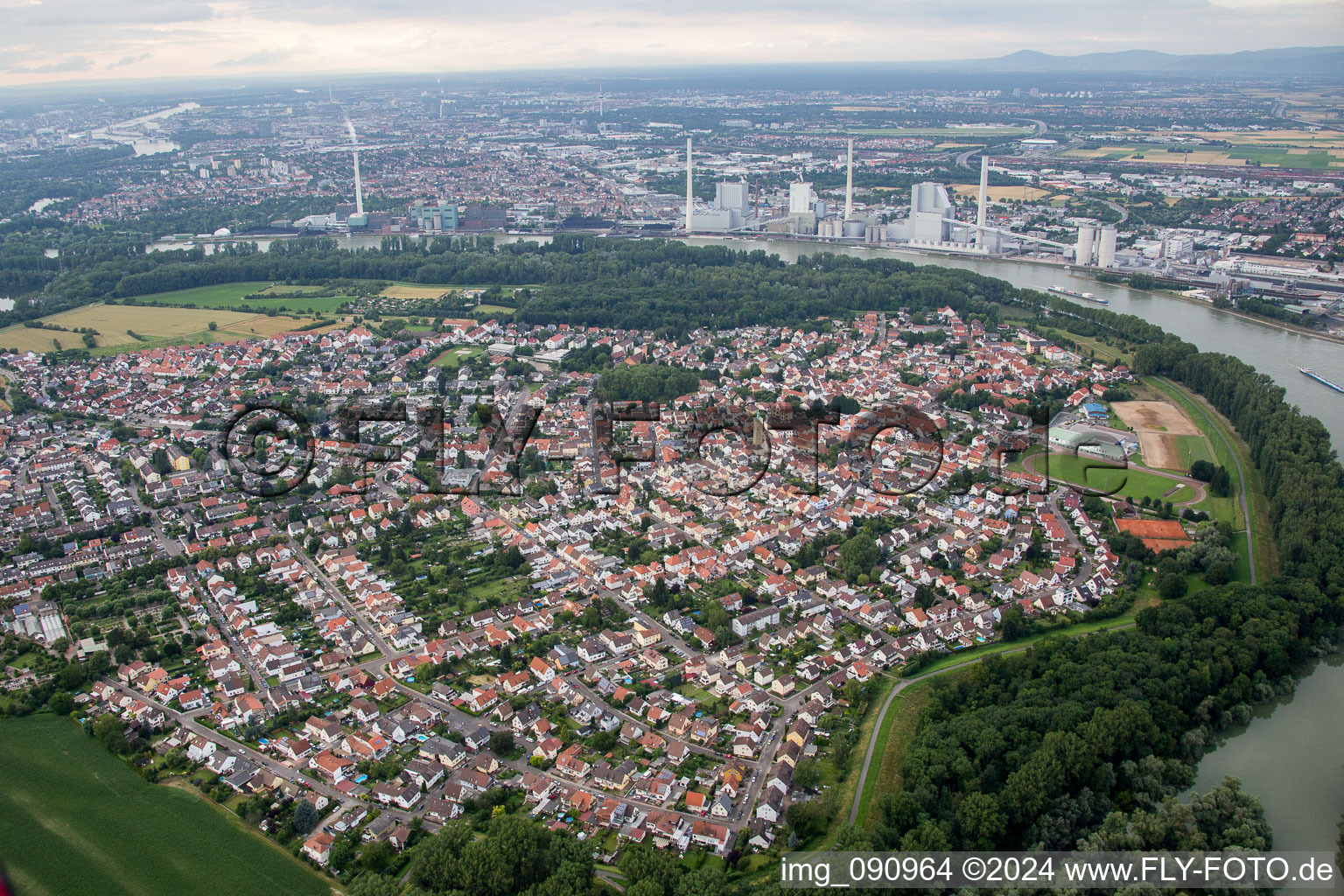 Vue d'oiseau de Altrip dans le département Rhénanie-Palatinat, Allemagne