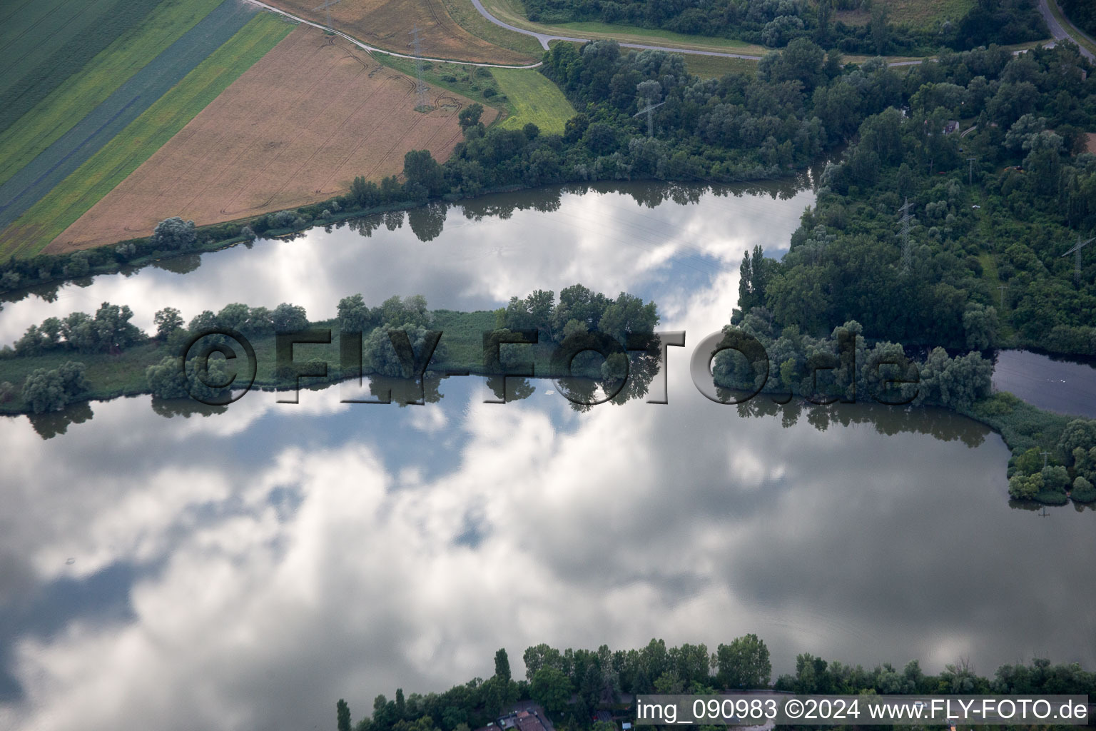 Vue d'oiseau de Adriatique bleue à Altrip dans le département Rhénanie-Palatinat, Allemagne