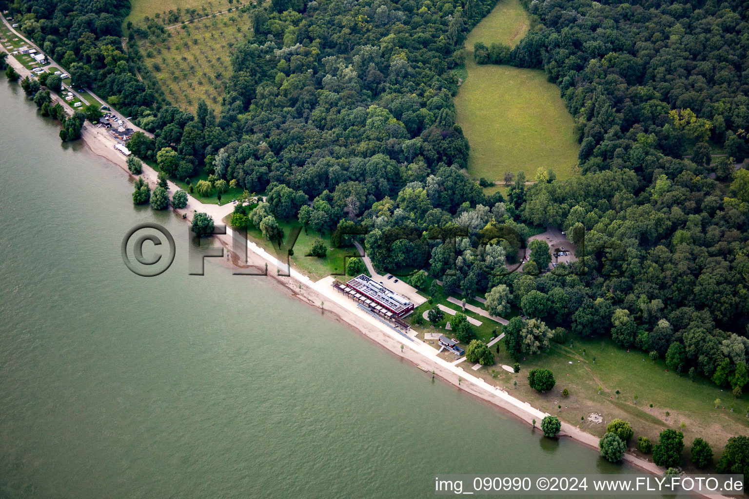 Vue aérienne de Piscine du Rhin à le quartier Niederfeld in Mannheim dans le département Bade-Wurtemberg, Allemagne