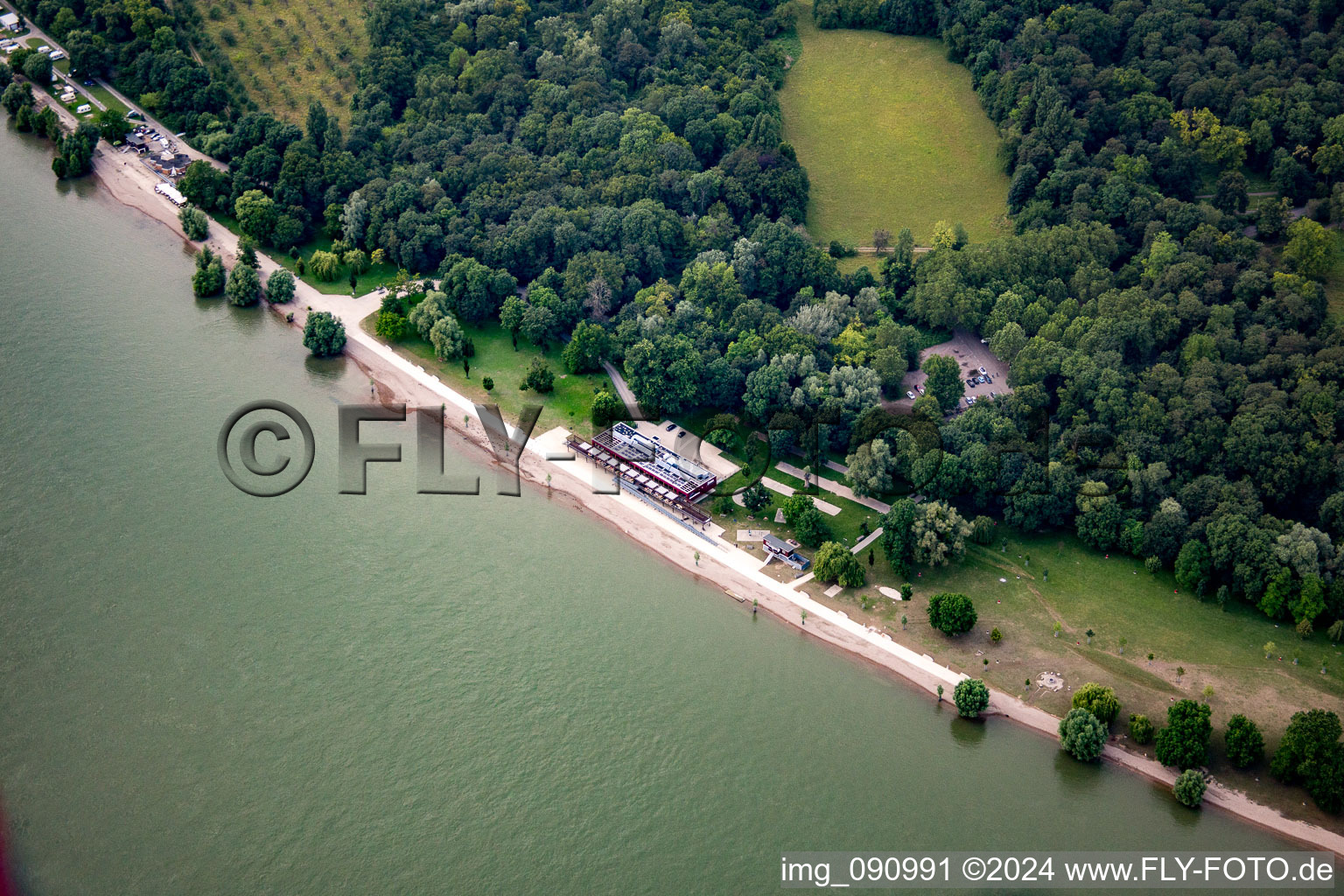 Vue aérienne de Piscine du Rhin à le quartier Niederfeld in Mannheim dans le département Bade-Wurtemberg, Allemagne