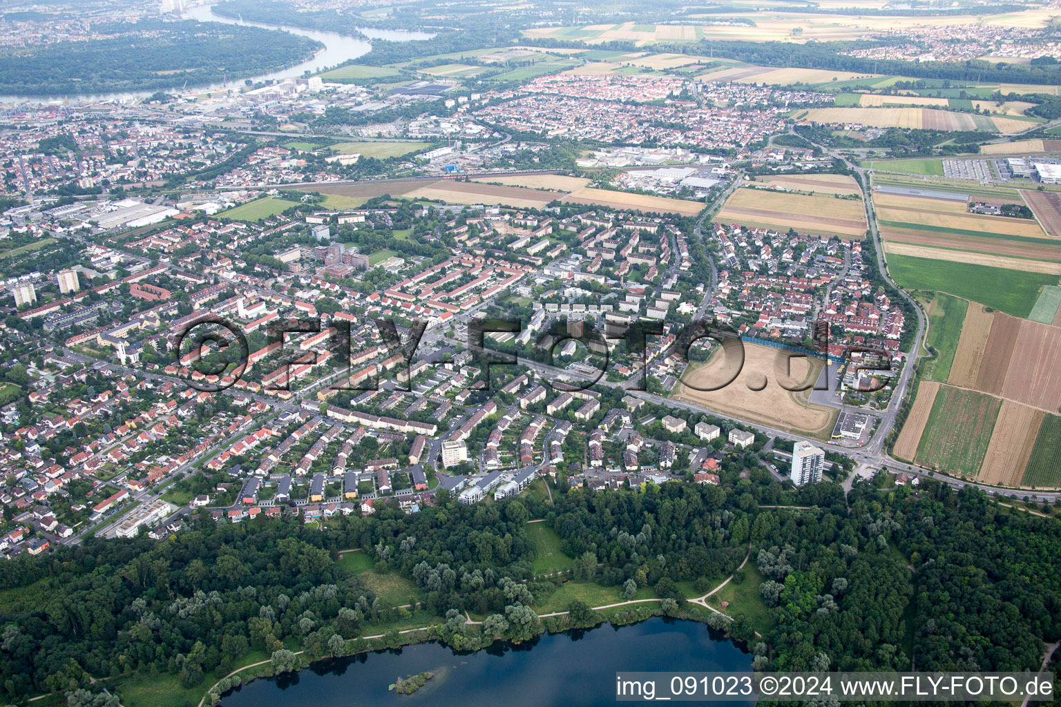 Quartier Gartenstadt in Ludwigshafen am Rhein dans le département Rhénanie-Palatinat, Allemagne d'en haut