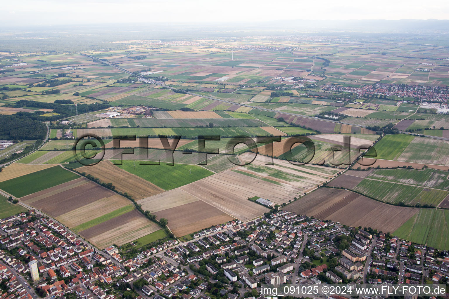 Vue aérienne de Mutterstadt dans le département Rhénanie-Palatinat, Allemagne