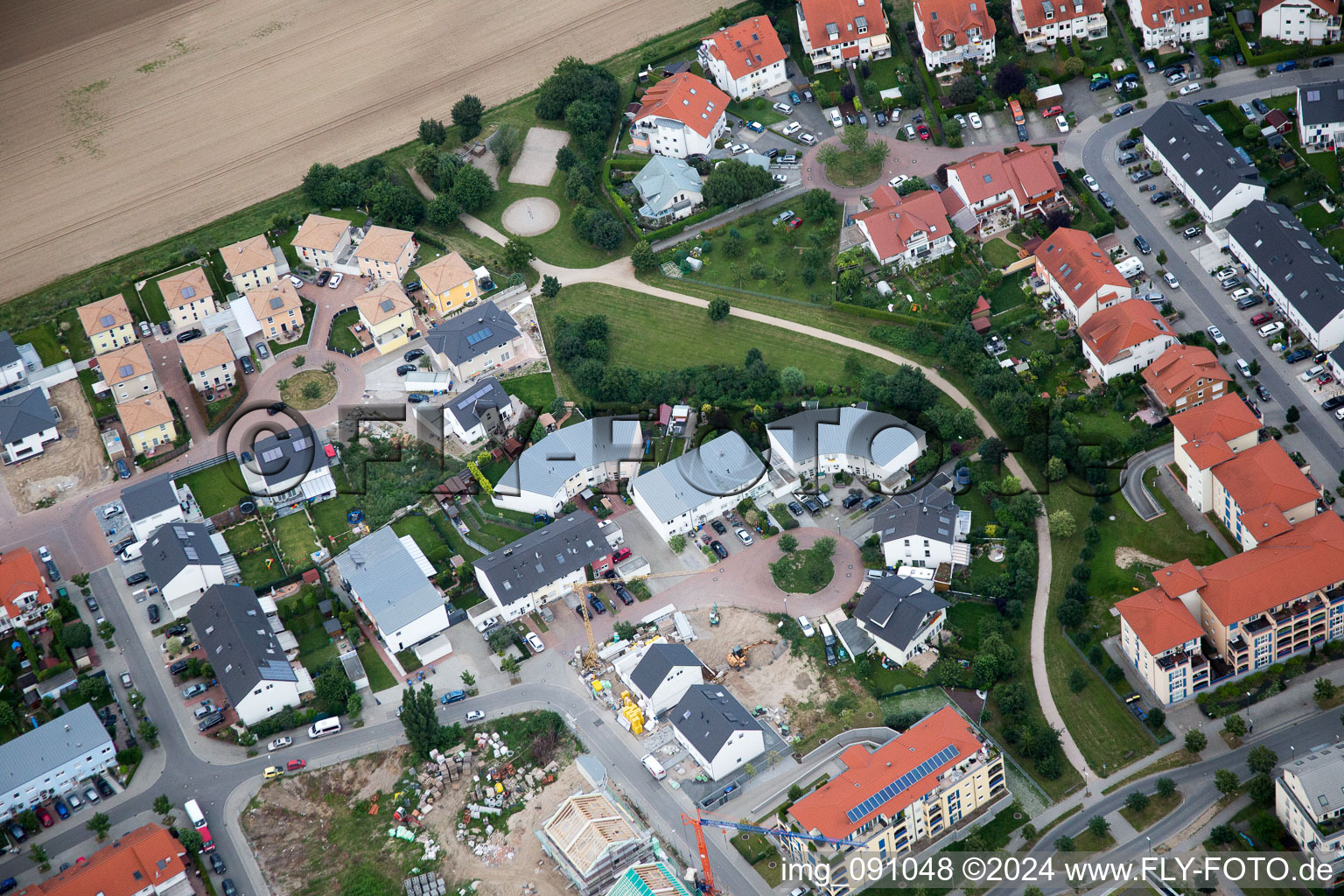 Vue d'oiseau de Quartier Oggersheim in Ludwigshafen am Rhein dans le département Rhénanie-Palatinat, Allemagne