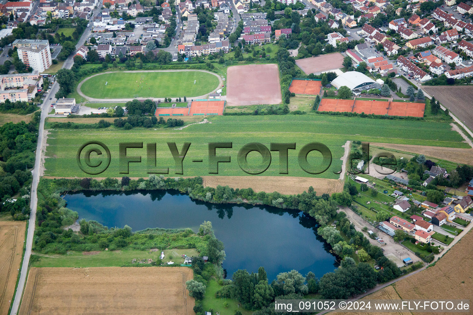 Vue aérienne de Abelweier à le quartier Oppau in Ludwigshafen am Rhein dans le département Rhénanie-Palatinat, Allemagne