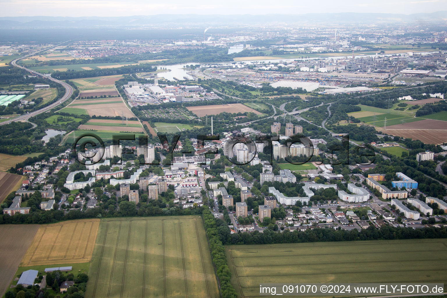 Quartier Pfingstweide in Ludwigshafen am Rhein dans le département Rhénanie-Palatinat, Allemagne vue d'en haut