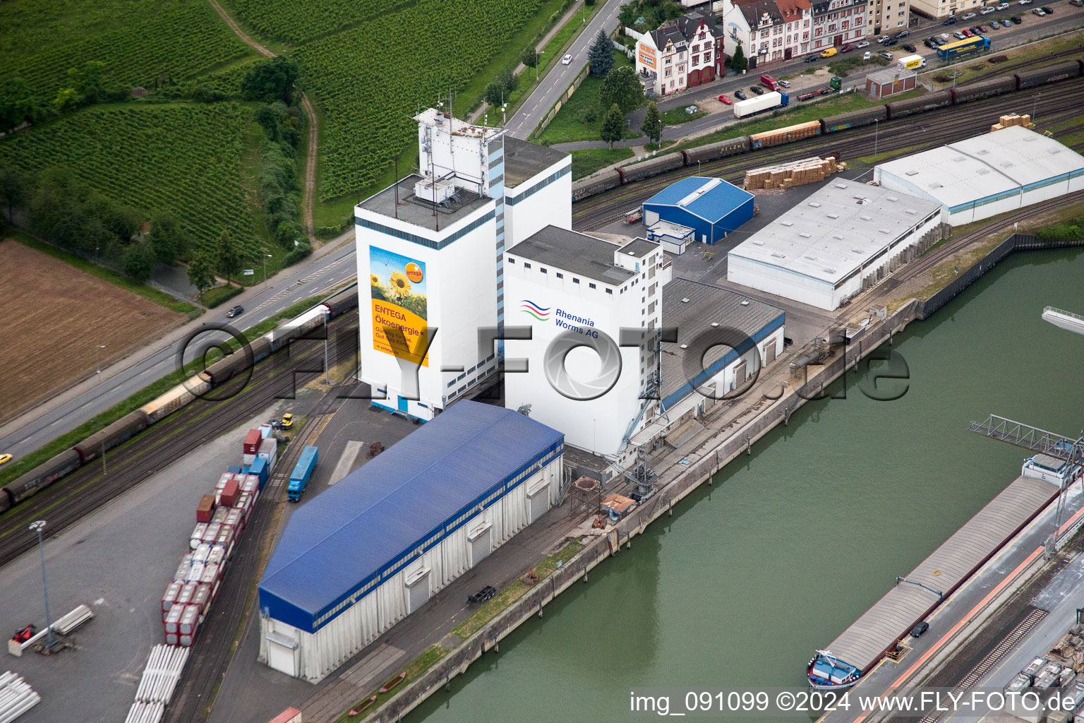 Vue aérienne de Rhénanie à Worms dans le département Rhénanie-Palatinat, Allemagne