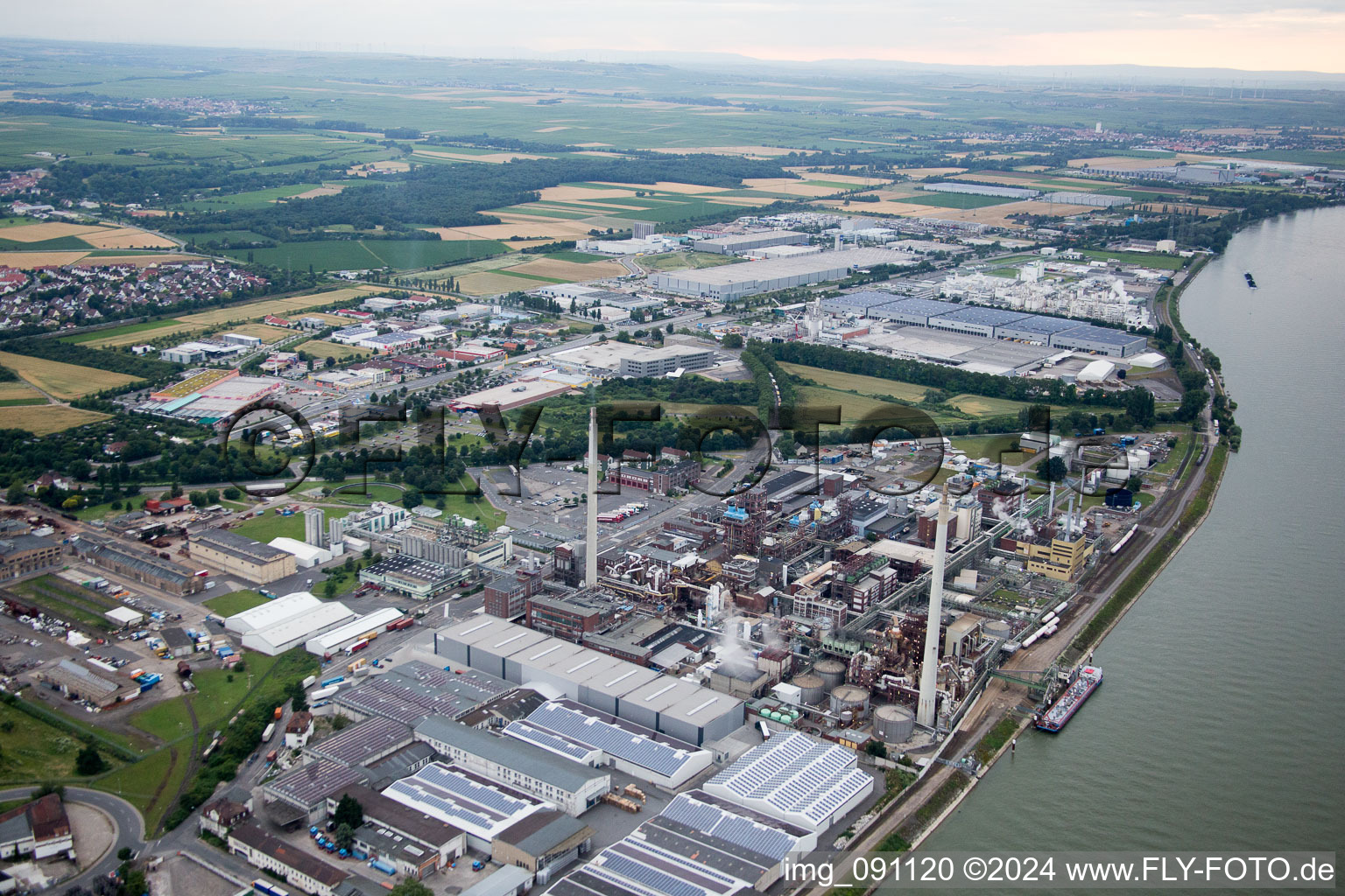 Worms dans le département Rhénanie-Palatinat, Allemagne vue du ciel