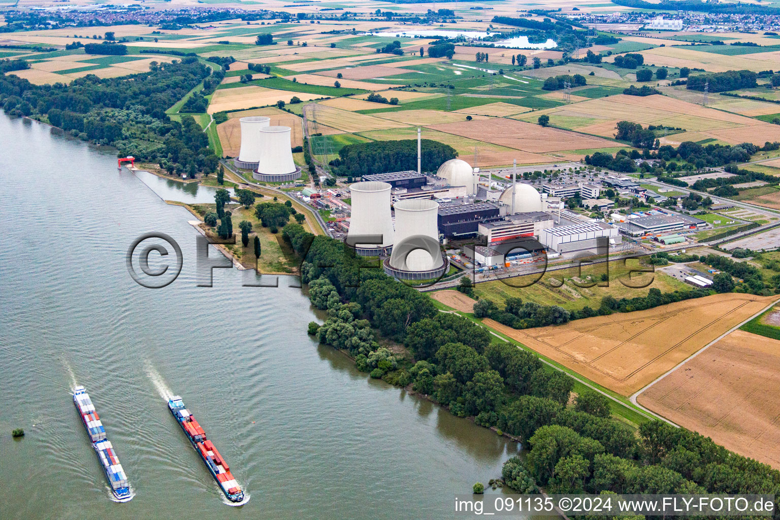 Vue d'oiseau de Centrale nucléaire à le quartier Wattenheim in Biblis dans le département Hesse, Allemagne