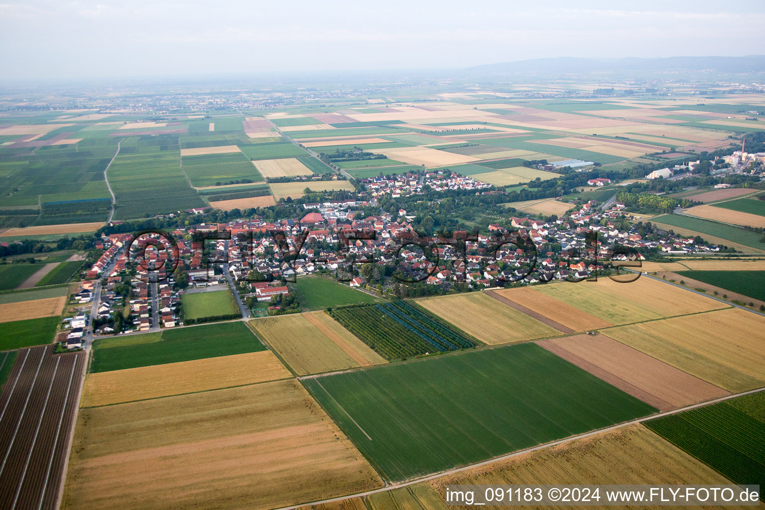 Vue aérienne de Offstein dans le département Rhénanie-Palatinat, Allemagne